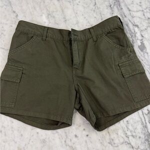 Brandy Melville Green Cargo Shorts Relaxed Fit
